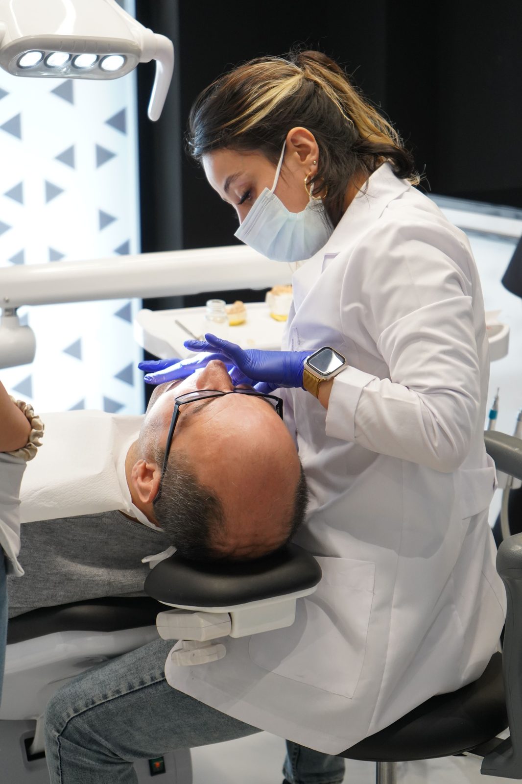 Com que frequência ir ao dentista?