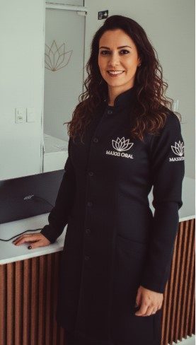 Dra. Andressa Giacomin Candoti na Maxxi Oral